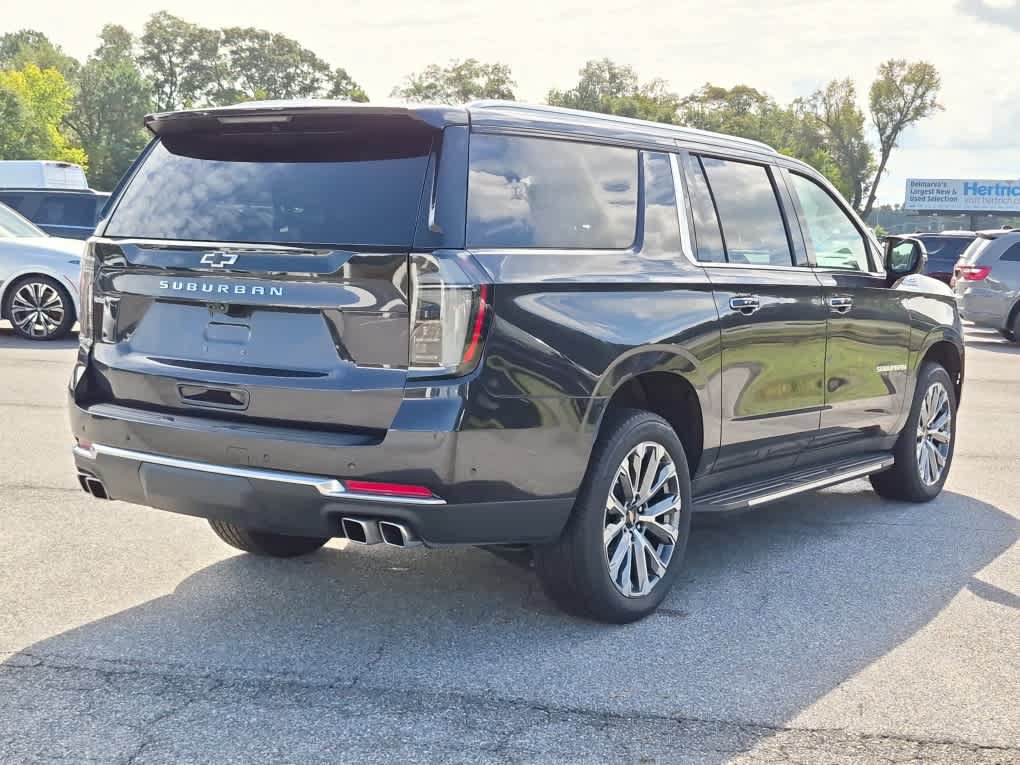 Used 2025 Chevrolet Suburban High Country AWD/4WD image 5