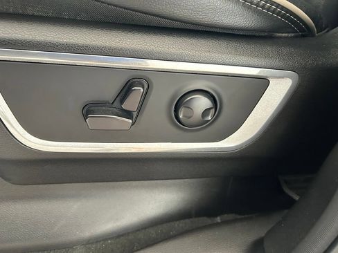 Used 2023 RAM 1500 Laramie AWD/4WD image 46