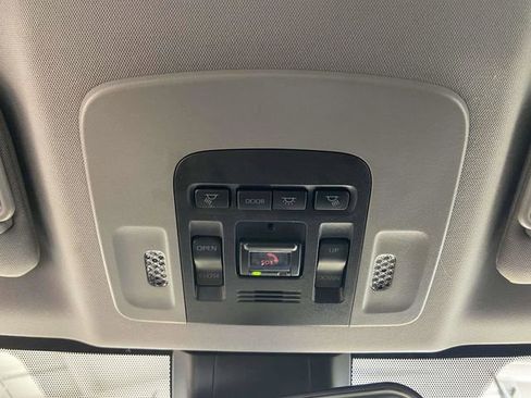 Used 2024 Toyota Camry SE image 17