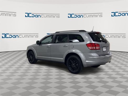 Used 2020 Dodge Journey SE w/ SE Popular Equipment Group image 6