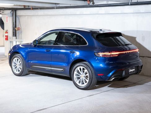 Certified 2023 Porsche Macan AWD/4WD image 3