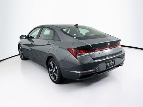 Used 2023 Hyundai Elantra SEL w/ Convenience Package FWD image 5