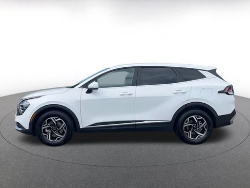 Used 2025 Kia Sportage LX FWD image 9