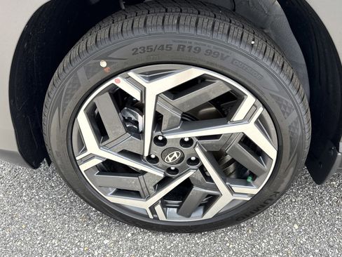 New 2026 Hyundai Kona SEL Premium FWD image 9