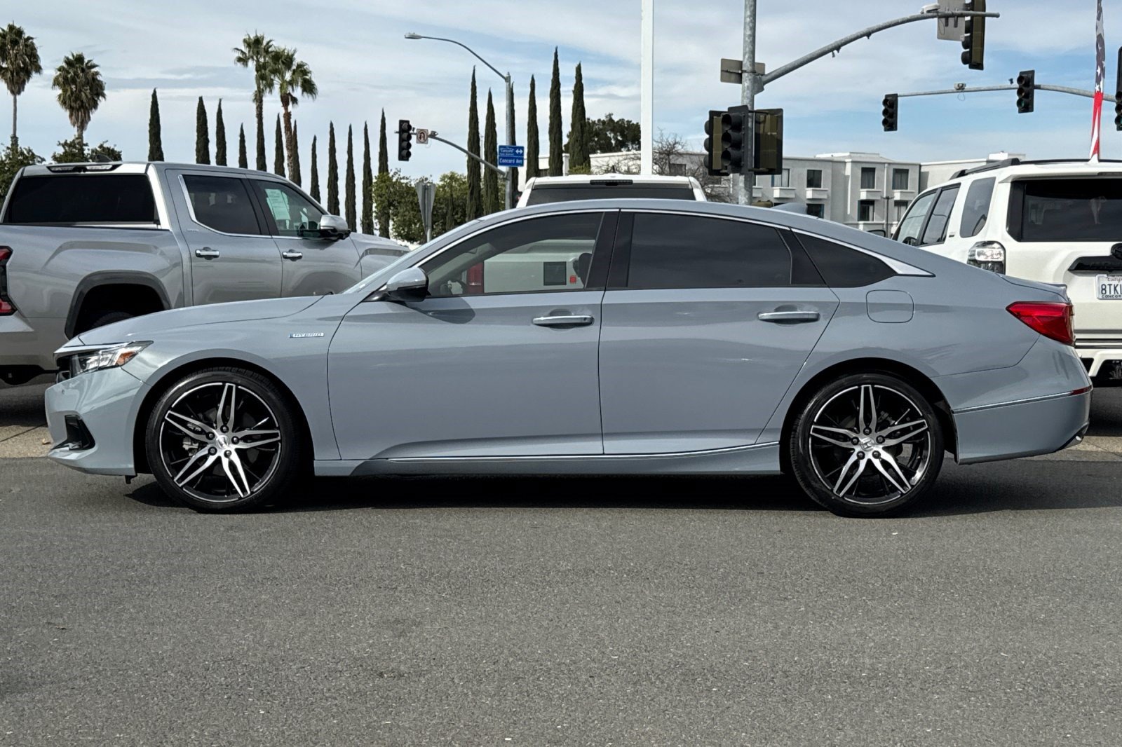 Used 2022 Honda Accord Touring image 2