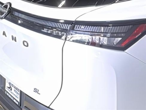 Used 2025 Nissan Murano SL AWD/4WD image 14