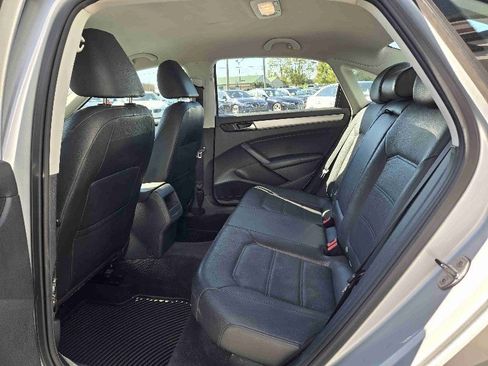 Used 2012 Volkswagen Passat 2.5 SE image 10