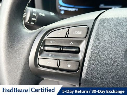 Certified 2025 Hyundai Venue Limited image 39