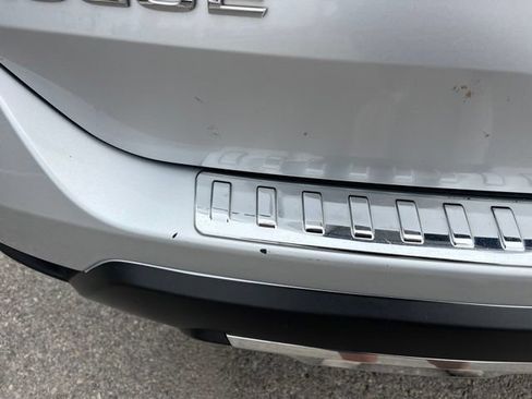 Used 2017 Nissan Rogue SV AWD/4WD image 12