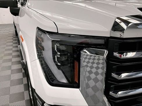 Used 2024 GMC Sierra 3500 SLT w/ SLT Premium Package image 35