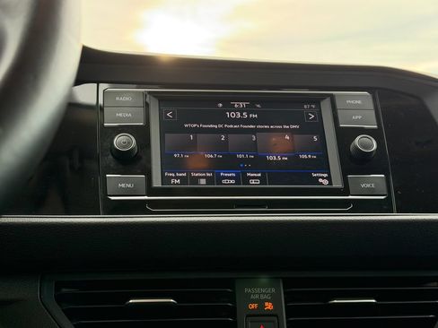 Certified 2024 Volkswagen Jetta S FWD image 17