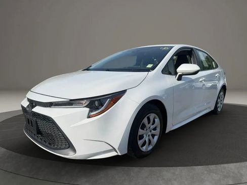 Used 2022 Toyota Corolla LE FWD image 1