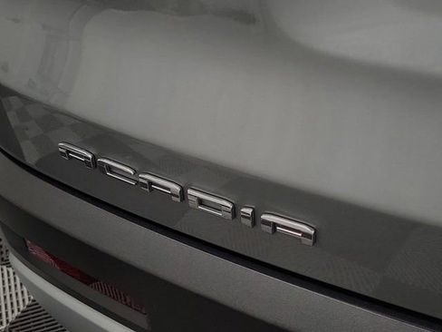 Used 2023 GMC Acadia SLE w/ Driver Convenience Package FWD image 8