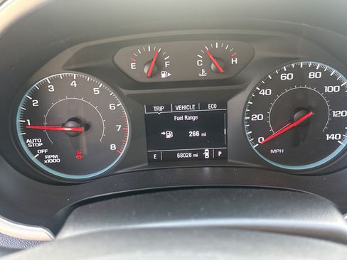 Used 2022 Chevrolet Malibu LT FWD image 26