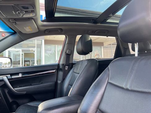 Used 2014 Kia Sorento SX w/ 3rd Row Package AWD/4WD image 17