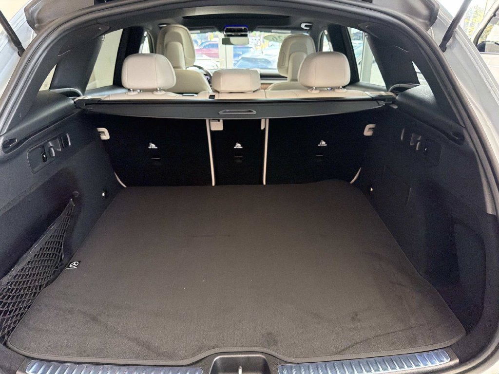Used 2026 Mercedes-Benz GLC 300 image 8