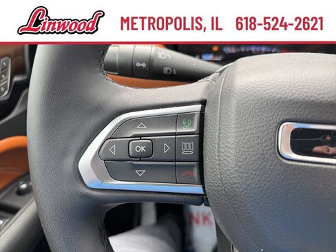 Used 2024 Jeep Compass Limited w/ Elite Group AWD/4WD image 17