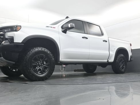Used 2024 Chevrolet Silverado 1500 ZR2 w/ Technology Package AWD/4WD image 25