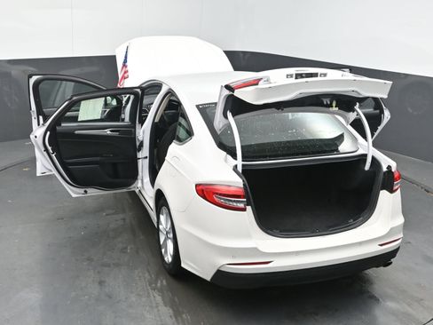 Used 2019 Ford Fusion SE image 43