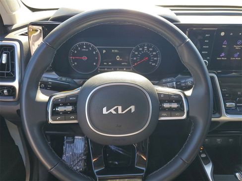 Used 2022 Kia Sorento S w/ Panoramic Sunroof Package image 11