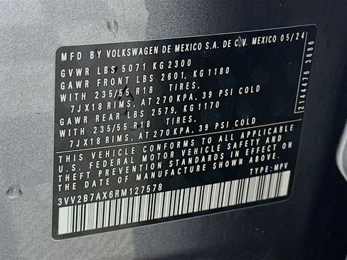 Used 2024 Volkswagen Tiguan SE image 12
