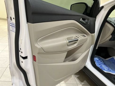 Used 2019 Ford Escape Titanium FWD image 22