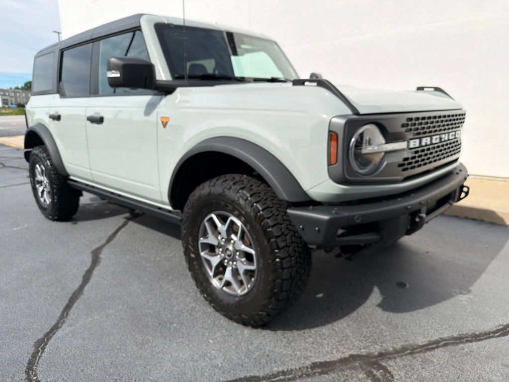 Used 2024 Ford Bronco Badlands AWD/4WD image 3