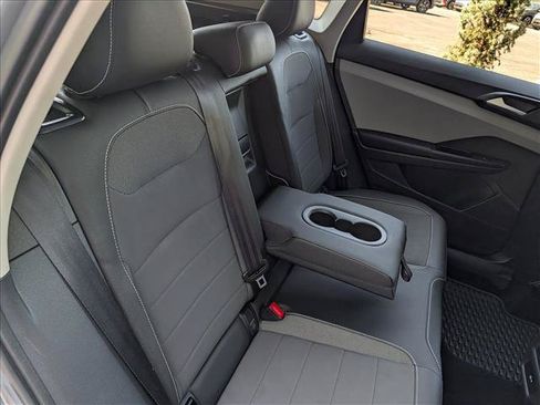 Used 2023 Volkswagen Taos SE w/ Panoramic Sunroof Package FWD image 17