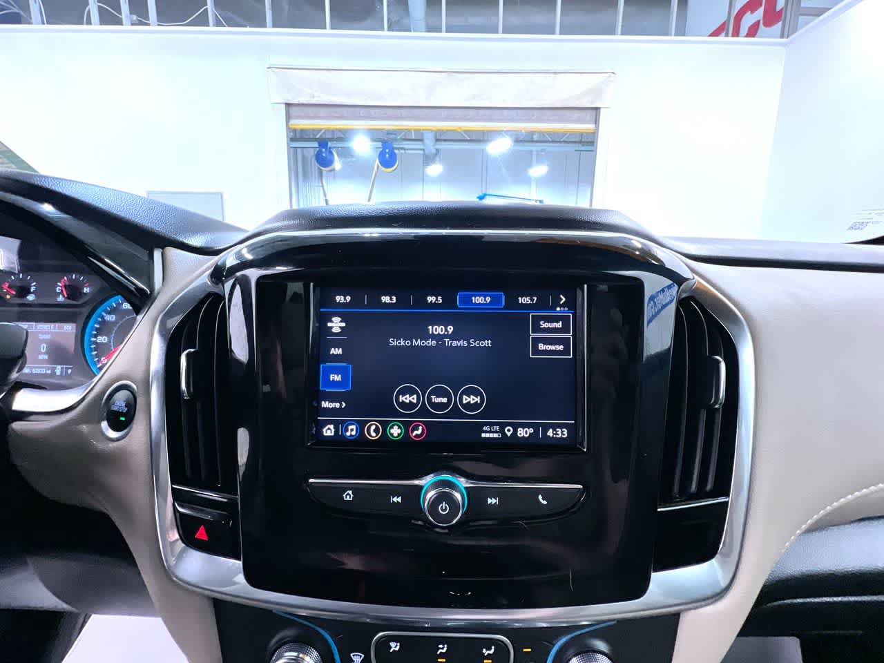 Used 2023 Chevrolet Traverse LS FWD image 26