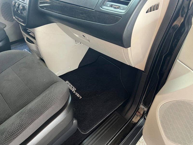 Used 2017 Dodge Grand Caravan SE w/ Power Window Group FWD image 29
