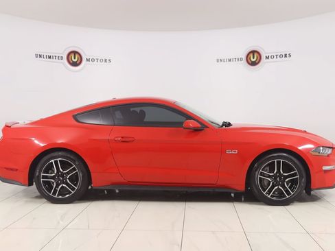 Used 2019 Ford Mustang GT RWD image 2