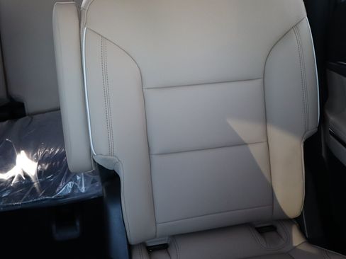 New 2027 Buick Enclave Preferred w/ Power Package AWD/4WD image 14