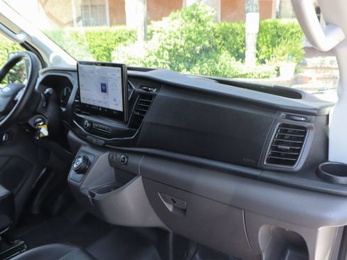 Used 2022 Ford E-Transit Medium Roof RWD image 36