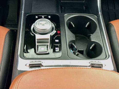 Used 2025 Kia Carnival SX Prestige FWD image 14