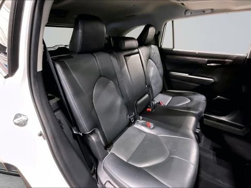 Used 2022 Toyota Highlander Limited AWD/4WD image 29