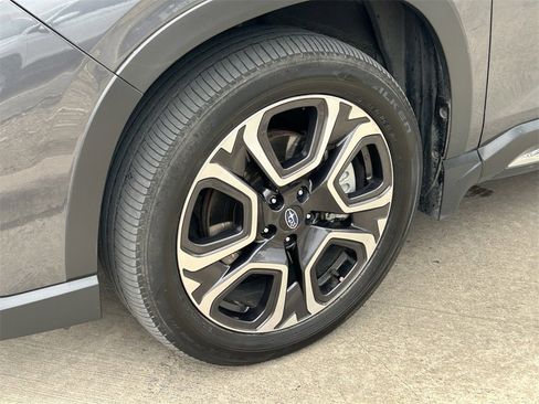 Used 2023 Subaru Ascent Limited w/ Technology Package image 9