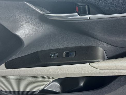 Used 2021 Toyota Camry SE FWD image 28