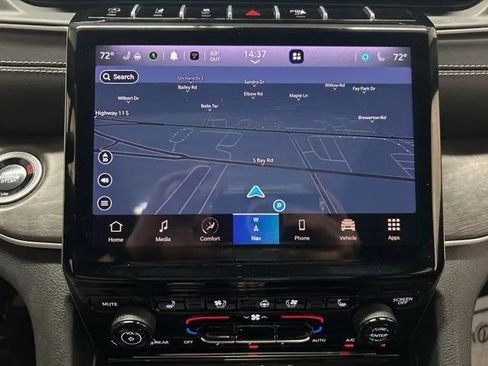Used 2024 Jeep Grand Cherokee L Limited w/ Luxury Tech Group II AWD/4WD image 25