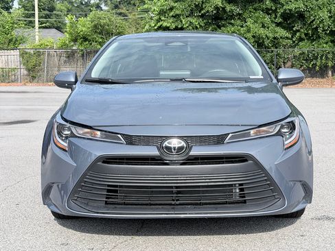 Used 2025 Toyota Corolla LE FWD image 3