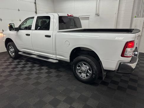Used 2024 RAM 2500 Tradesman w/ Chrome Appearance Group AWD/4WD image 6