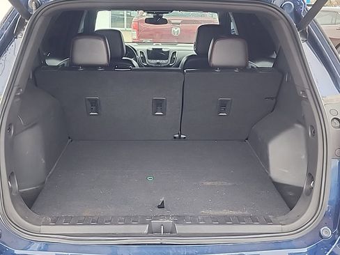 Used 2022 Chevrolet Equinox RS w/ Infotainment Package image 8