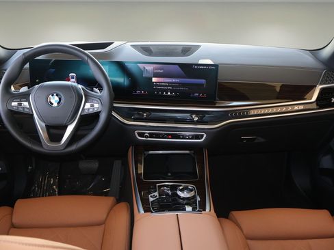 Used 2026 BMW X5 xDrive50e w/ Executive Package image 13