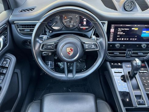 Used 2024 Porsche Macan AWD/4WD image 31