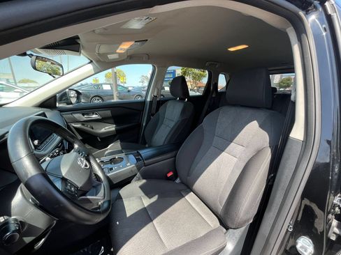 Used 2025 Nissan Rogue SV FWD image 29