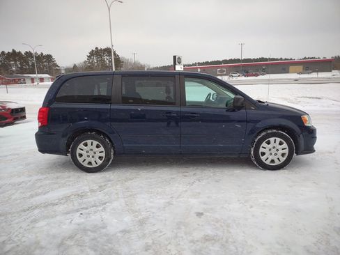 Used 2016 Dodge Grand Caravan SE w/ Quick Order Package 29E SE image 6