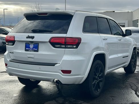 Used 2019 Jeep Grand Cherokee Altitude image 5