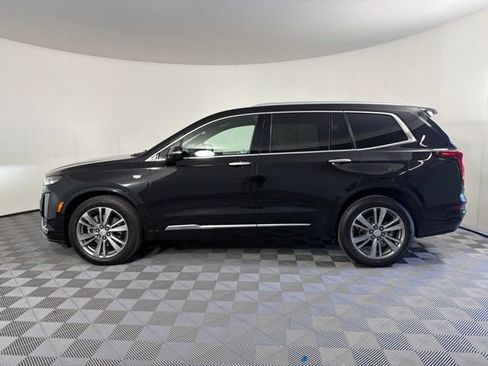 Used 2024 Cadillac XT6 Premium Luxury w/ LPO, Floor Liner Package FWD image 9