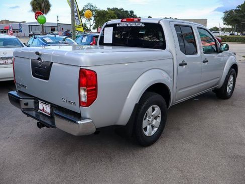 Used 2012 Nissan Frontier SV w/ SV Premium Utility Pkg AWD/4WD image 4