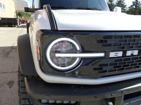 Used 2025 Ford Bronco Outer Banks AWD/4WD image 16