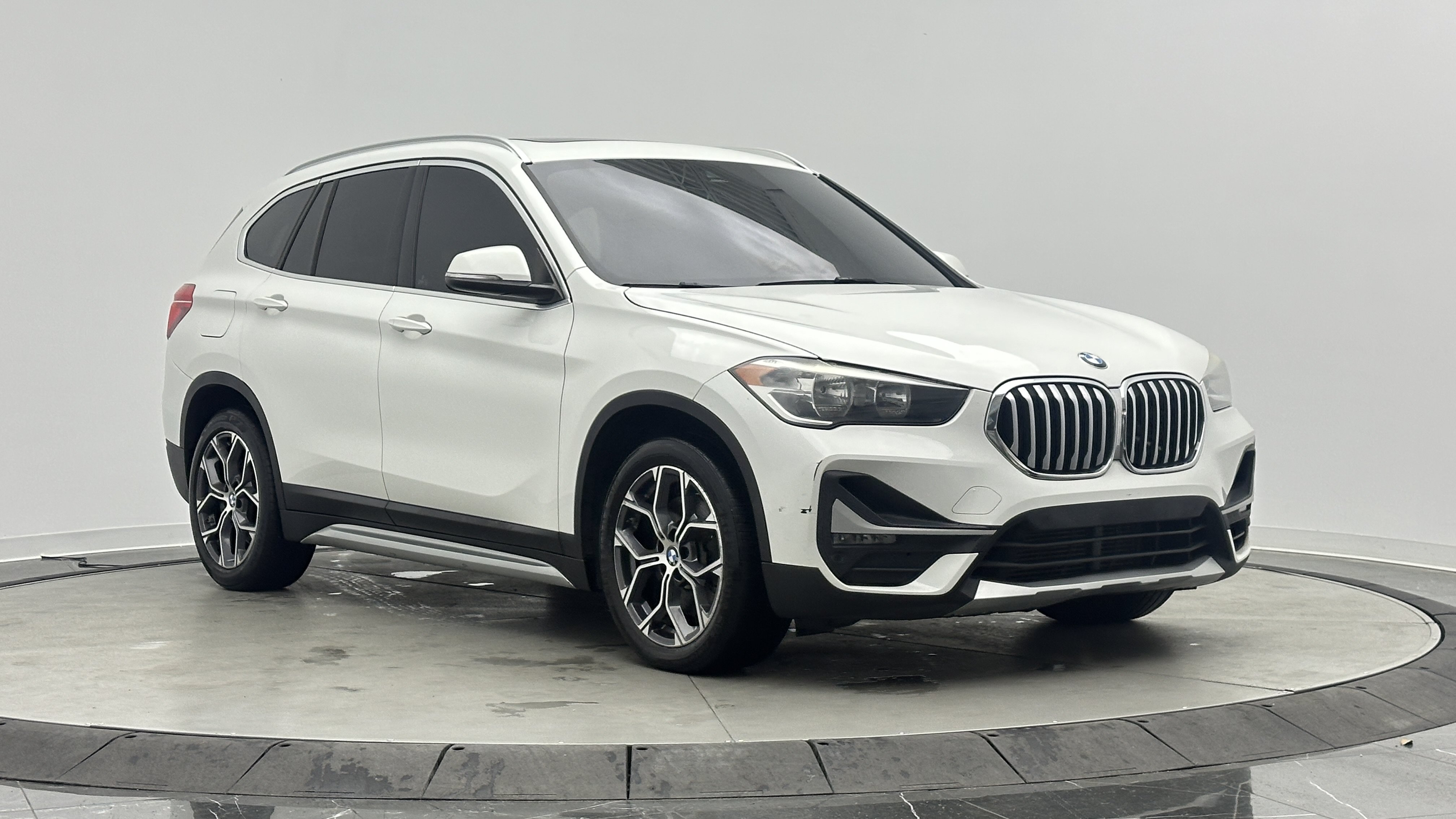 Used 2020 BMW X1 xDrive28i AWD/4WD image 3